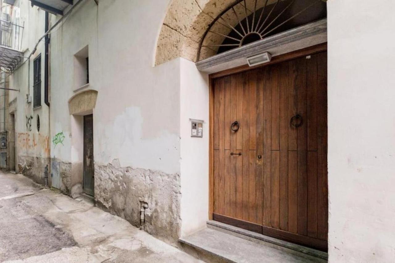 Apartamento Tavola Tonda *